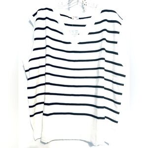 NWT LulaRoe Women’s Nadia White and Black Stripe Vest